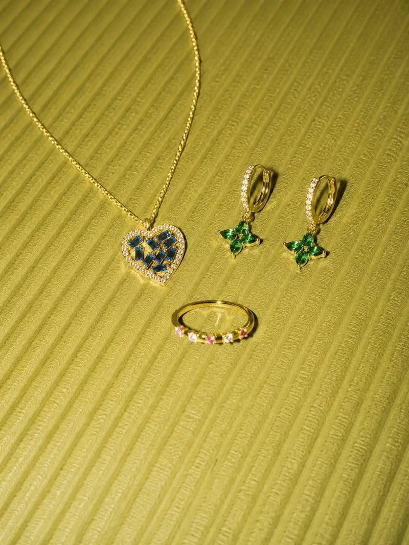 Warum sieht Schmuck online anders aus als im echten Leben?