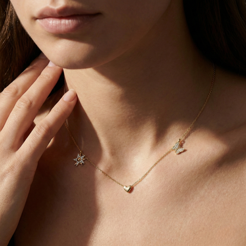 Celestique Trio – 375 Echtgold Halskette mit Herz Stern und Schmetterling Anhängern
