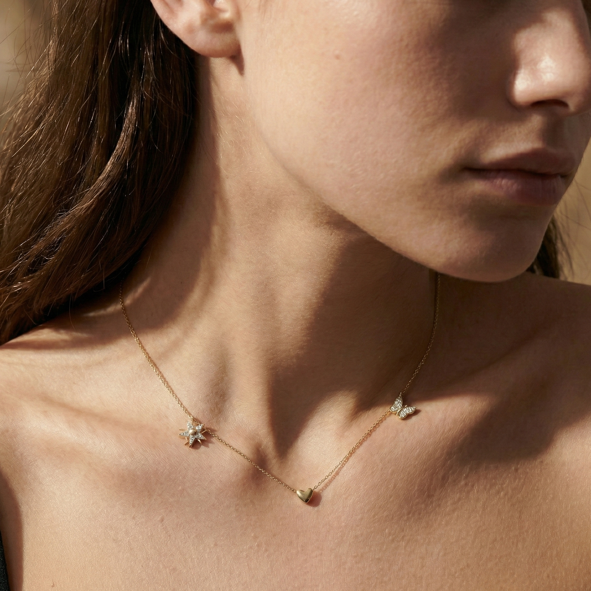 Celestique Trio – 375 Echtgold Halskette mit Herz Stern und Schmetterling Anhängern