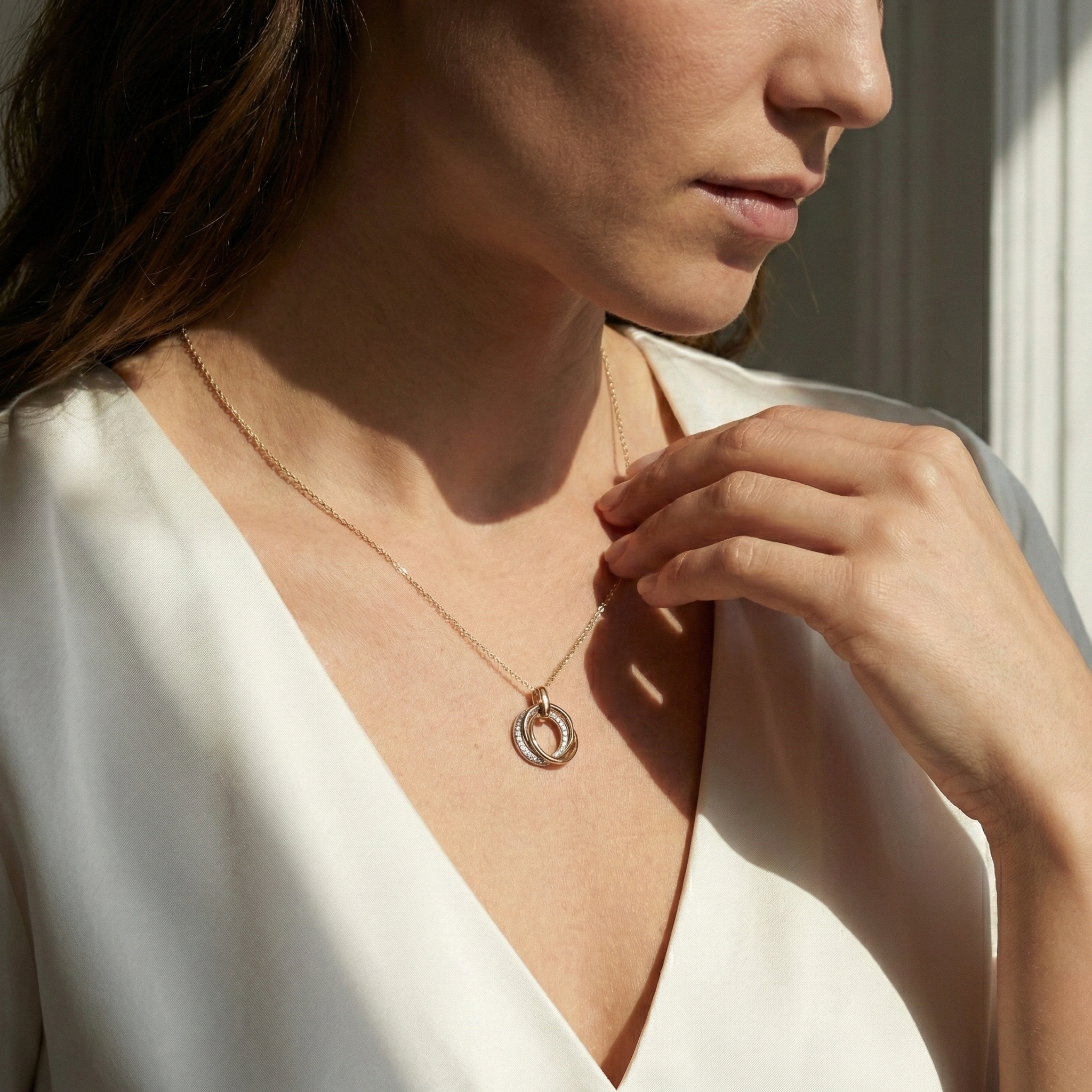 Trinitya Loop – 375 Echtgold Halskette mit drei ineinanderliegenden Ringen