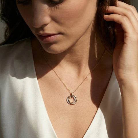 Trinitya Loop – 375 solid gold necklace with three interlocking rings - Suzan Gold Necklace