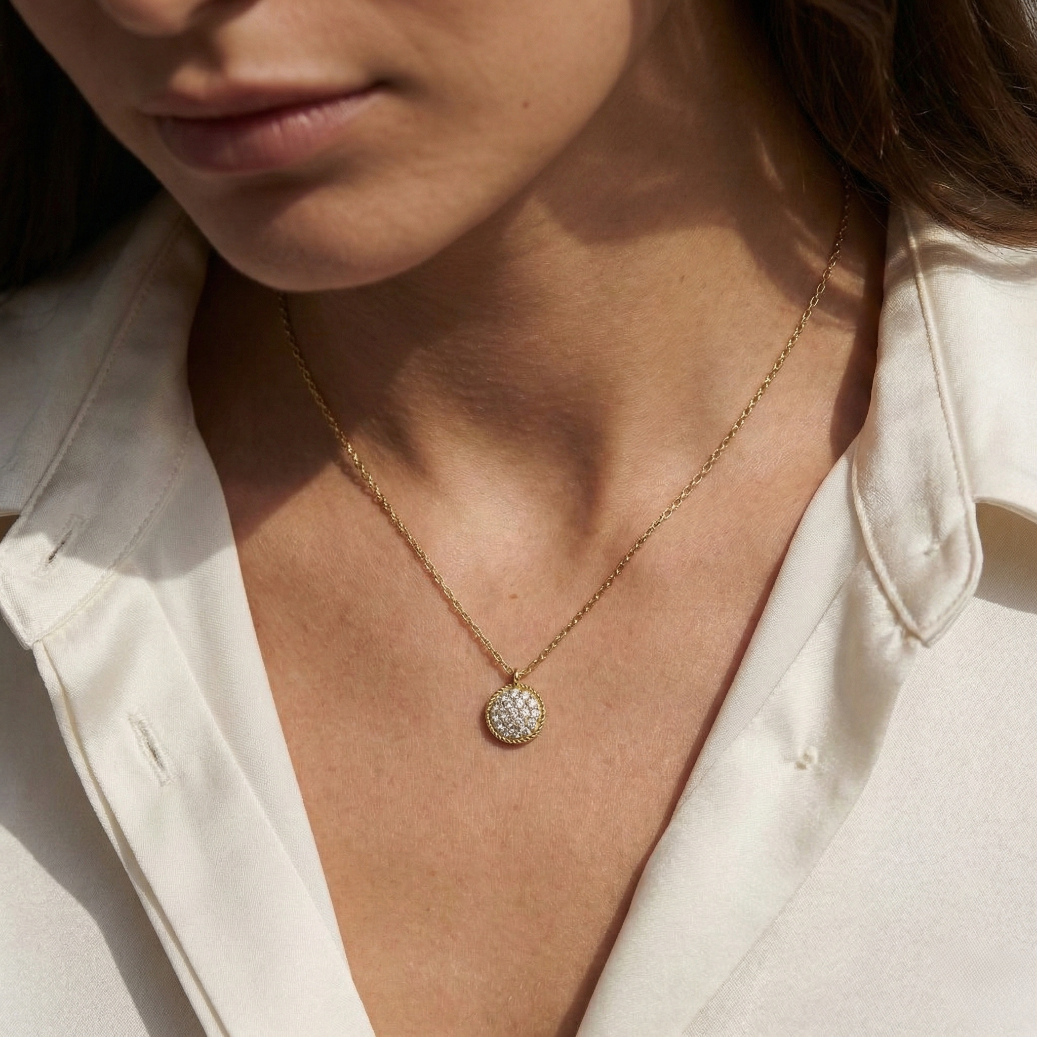 Orbella Pavé – 375 Echtgold Halskette mit rundem Zirkonia Anhänger