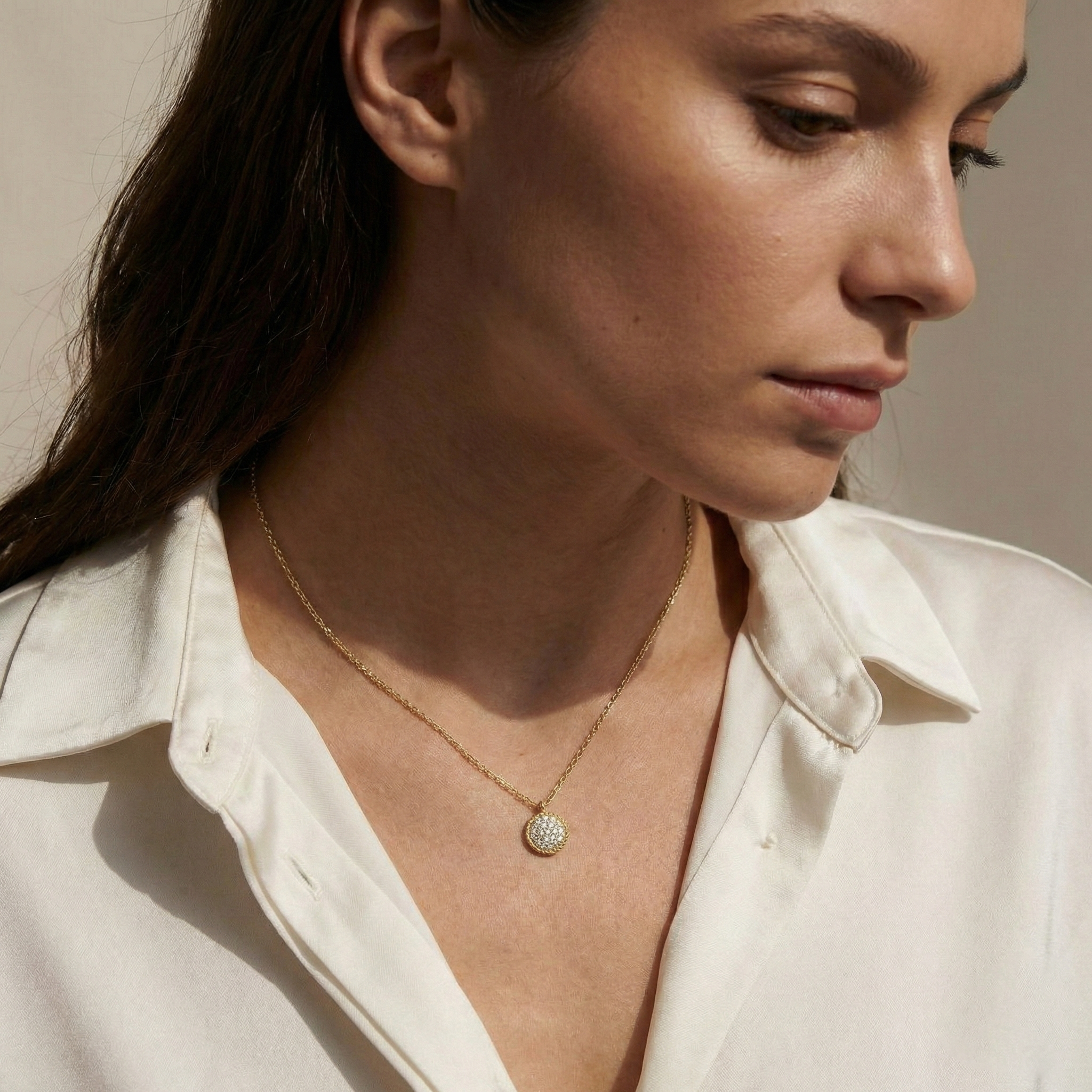 Orbella Pavé – 375 Echtgold Halskette mit rundem Zirkonia Anhänger