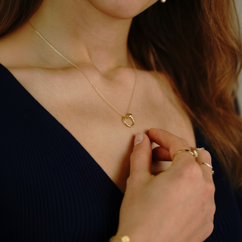 Goldora – 375er Echtgoldkette mit poliertem Kreisanhänger