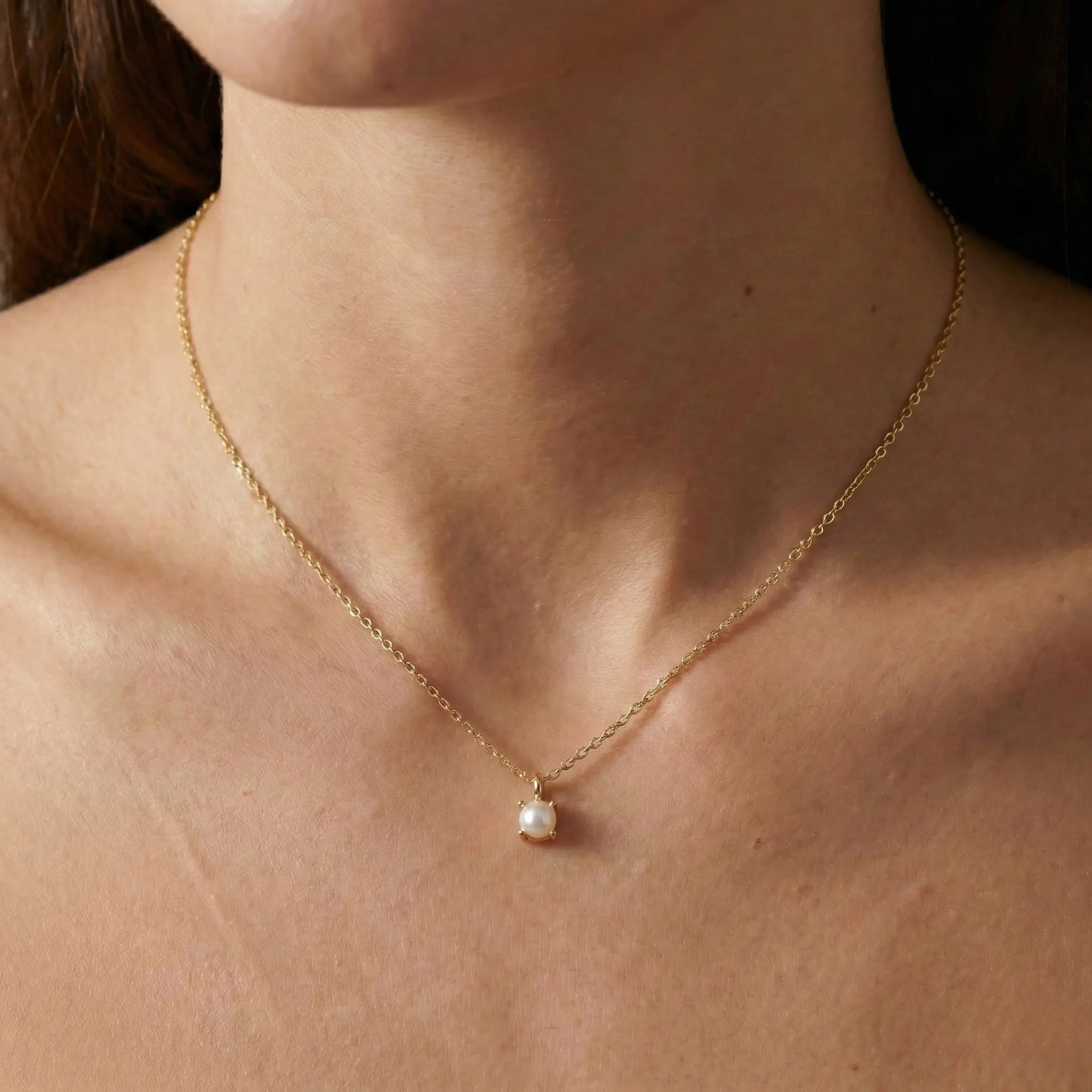 Pearlora Shine – 375 Echtgold Halskette mit runder Süßwasserperle Anhänger - Suzan GoldHalskette