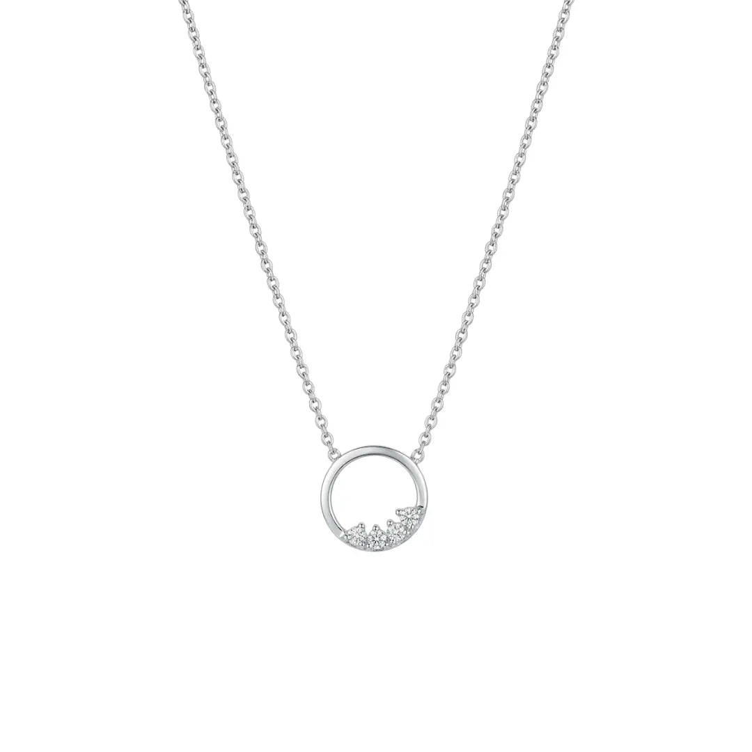 Circle Crystal Necklace aus 925 Sterling Silber mit Zirkonia, filigraner Schmuck für Damen, eleganter zeitloser Klassiker.
