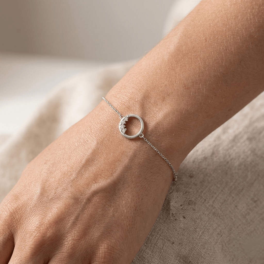 Circle Crystal Bracelet – 925 Sterling Silber Armband mit Zirkonia Kreis Element - Suzan Gold