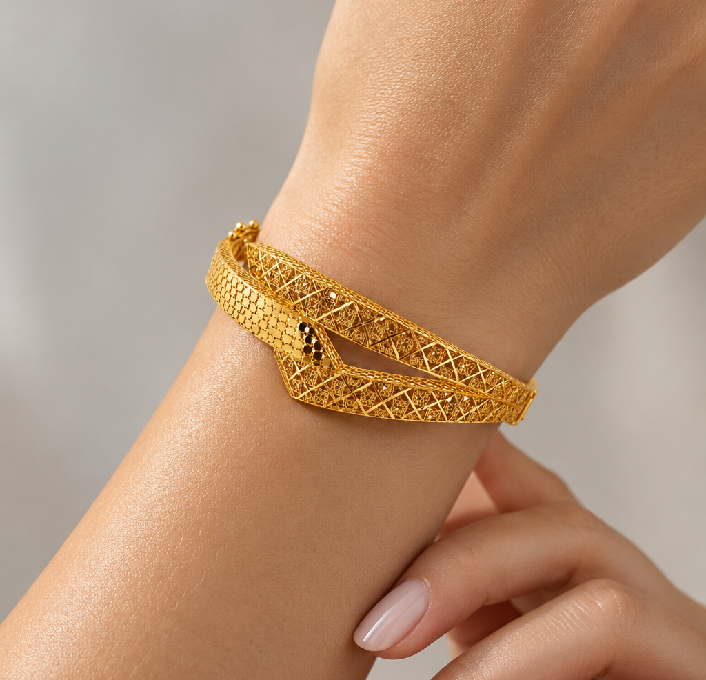 Crossover Bangle – Armreif mit überkreuzten Filigran-Bändern aus 750 Gold