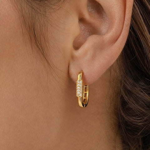 XO Hoop – Creolen mit Zirkonia-Kanal und Cut-out aus 585 Gold Suzan Gold
