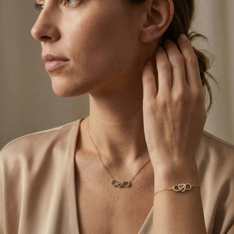 Crucelle Infinity Heart Set – 375 Echtgold Schmuckset mit Unendlich Herz Halskette & Armband - Suzan Gold