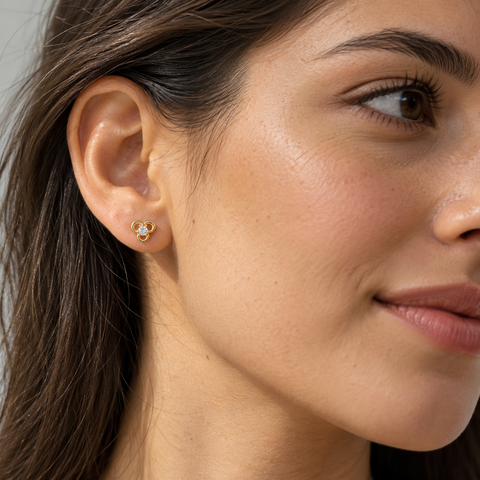 Trefoil Solitaire – Kleeblatt-Ohrstecker mit Zirkonia aus 750 Gold Suzan Gold