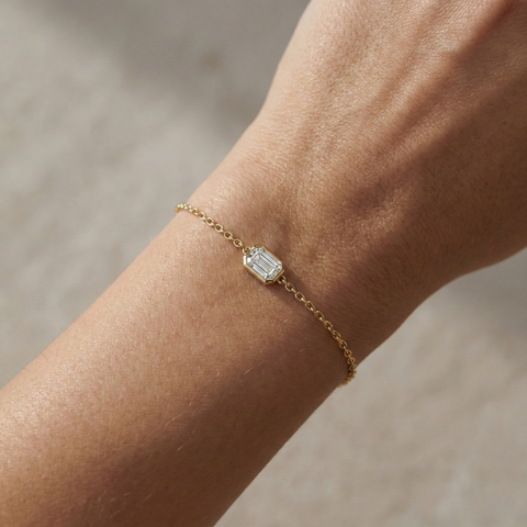 Aurielle Spark – 375 Echtgold Armband mit rechteckigem Zirkonia Anhänger