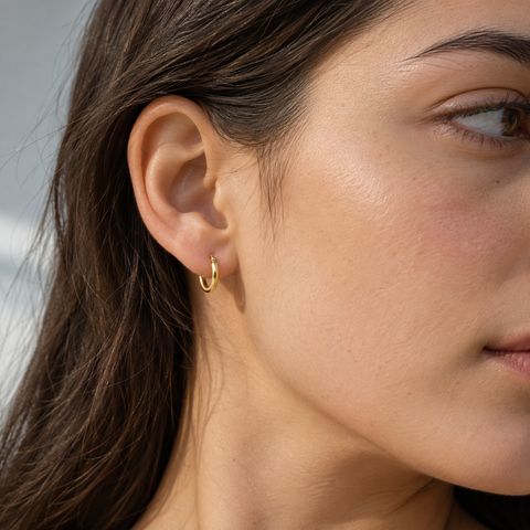 Classic Hoop – Kleine Creolen aus 750 Gold Suzan Gold