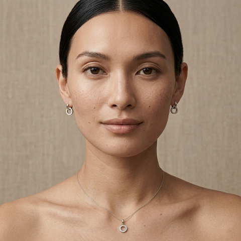 Circlina – 925 Silber Schmuckset mit Zirkonia Kreis Anhänger & Creolen Suzan Gold