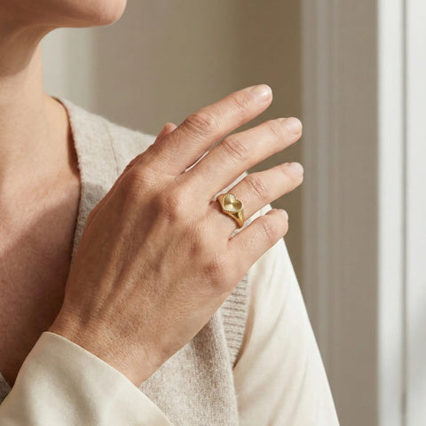 Aurelia Heart – 375 Echtgold Siegelring - Suzan GoldRing