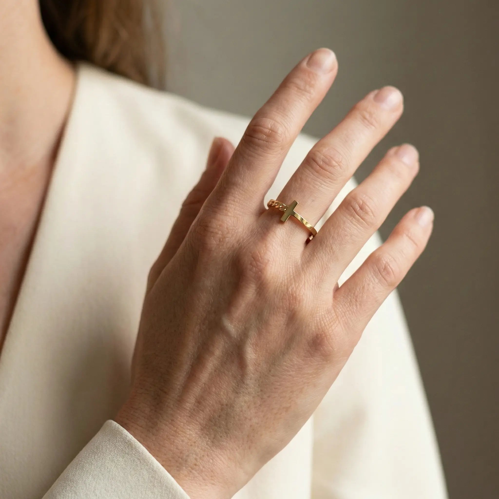 Chainova Bar – 375 Echtgold Ring mit Kettenelement - Suzan GoldRing