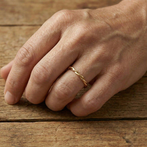 Twistéra Pure – 375 Echtgold Ring im geflochtenen Design - Suzan GoldRing