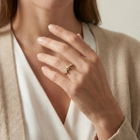 Stellara Crest – 375 solid gold ring with star motif and cubic zirconia accents - Suzan GoldRing