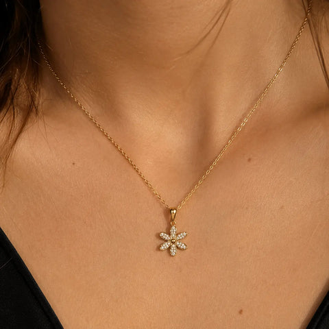 Petite Daisy – Blüten-Halskette mit Zirkonia aus 585 Gold Suzan Gold