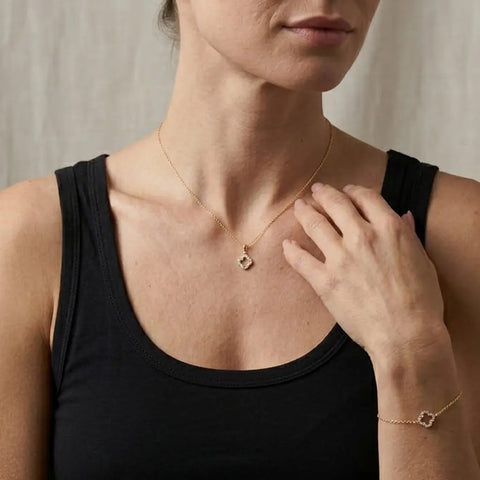 Crucelle Clover Spark Set – 375 Echtgold Schmuckset mit Kleeblatt Halskette & Armband - Suzan Gold