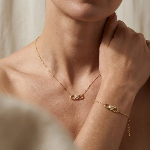 Infinitelle Heart Set – 375 Echtgold Schmuckset mit Herz Infinity Halskette & Armband - Suzan Gold