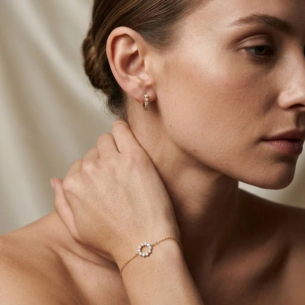 Cirélia Spark Set – 375 Echtgold Schmuckset mit Zirkonia Creolen & Kreis Armband - Suzan Gold