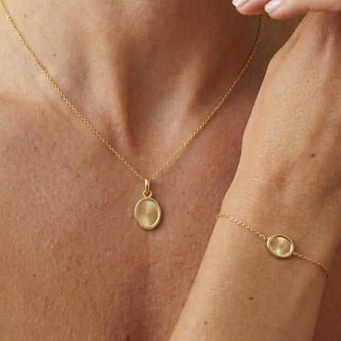 Crucelle Sun Circle Set – 375 Echtgold Schmuckset mit Sonnenkreis Halskette & Armband - Suzan Gold