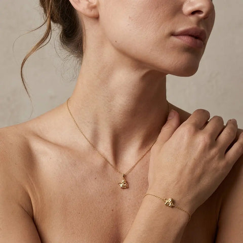 Angelora Charm Set – 375 Echtgold Schmuckset mit Engel Halskette & Armband - Suzan Gold