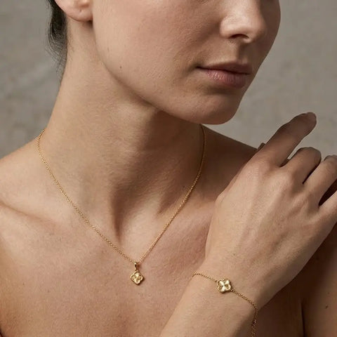 Crucelle Clover Classic Set – 375 Echtgold Schmuckset mit Kleeblatt Halskette & Armband - Suzan Gold