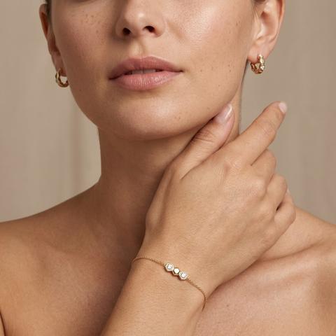 Hexaria Trio – 925 Silber Set vergoldet mit Zirkonia Hexagon Armband & Creolen Suzan Gold