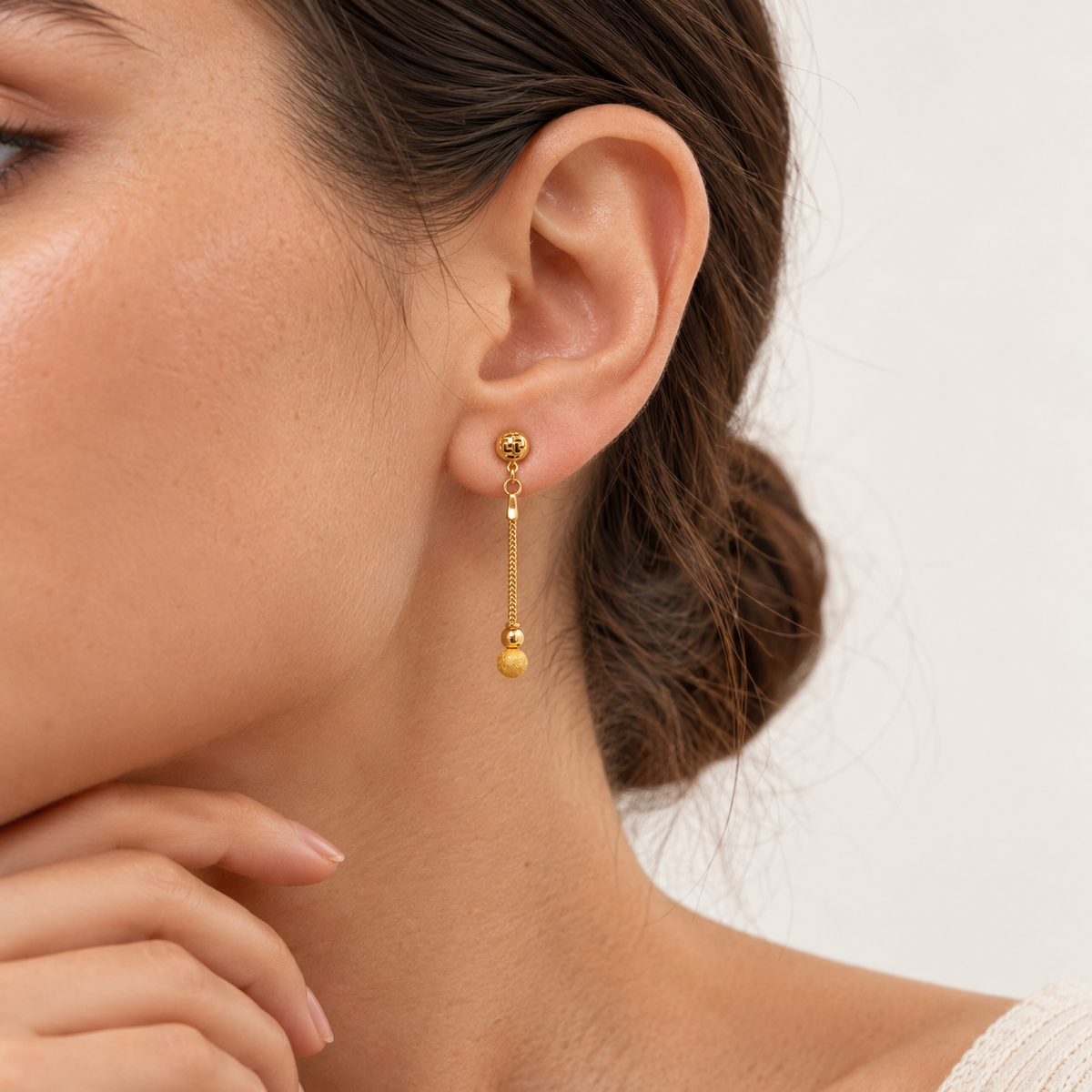 Lariat Beads – Ohrhänger mit Kette und Gold-Kugeln aus 875 Gold