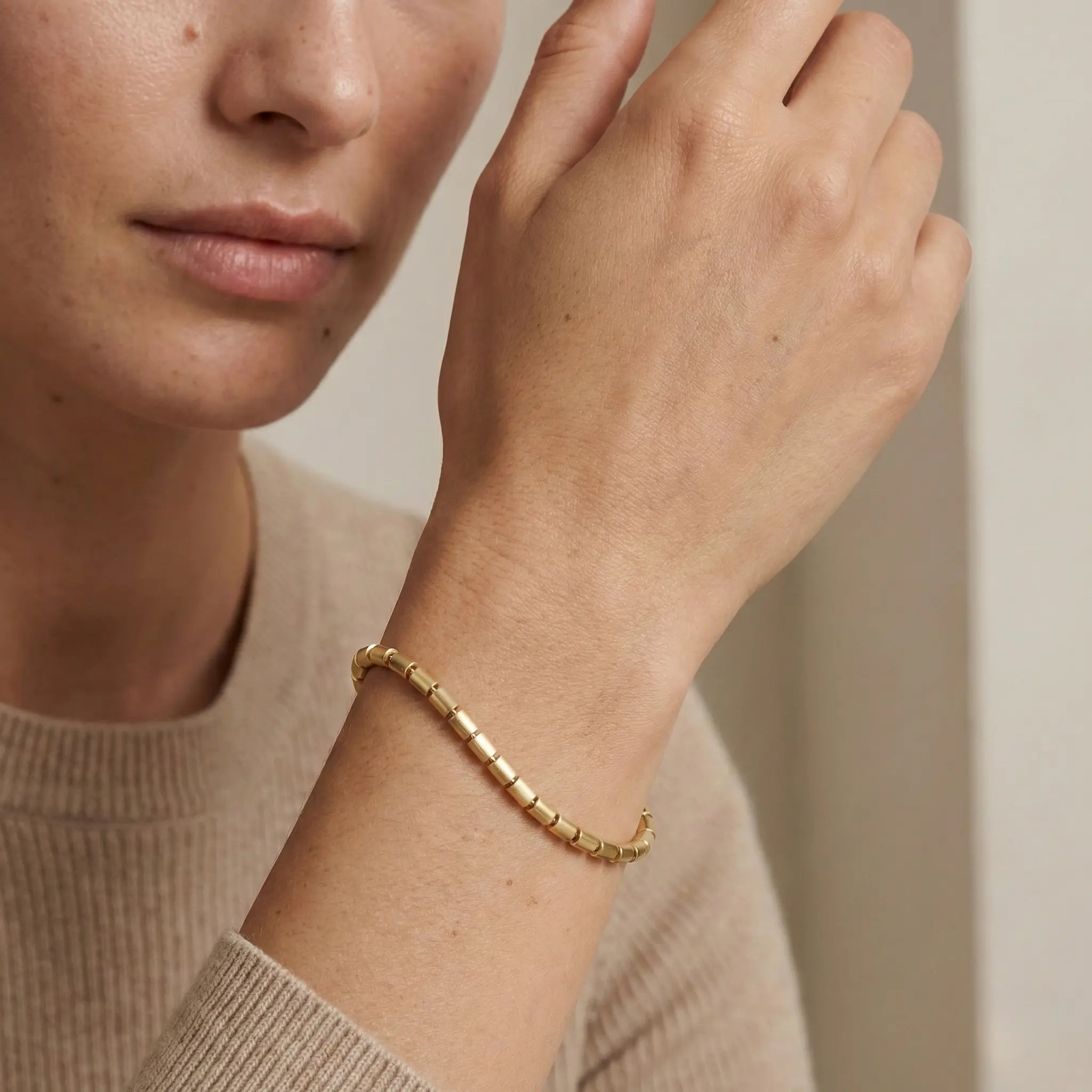 CylindraLoop – 375 Echtgold Armband mit Röhrenelementen - Suzan GoldArmbänder