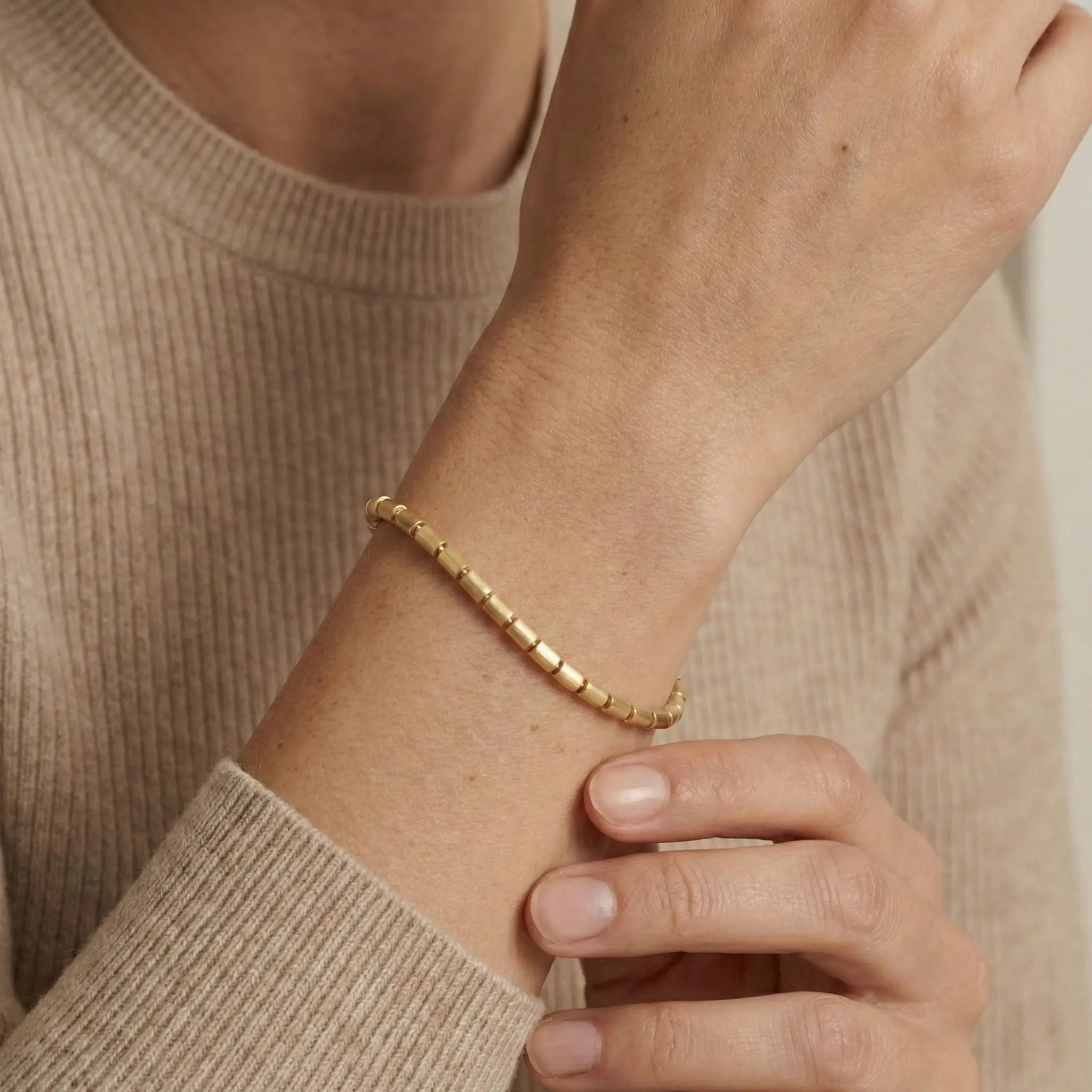 CylindraLoop – 375 Echtgold Armband mit Röhrenelementen - Suzan GoldArmbänder