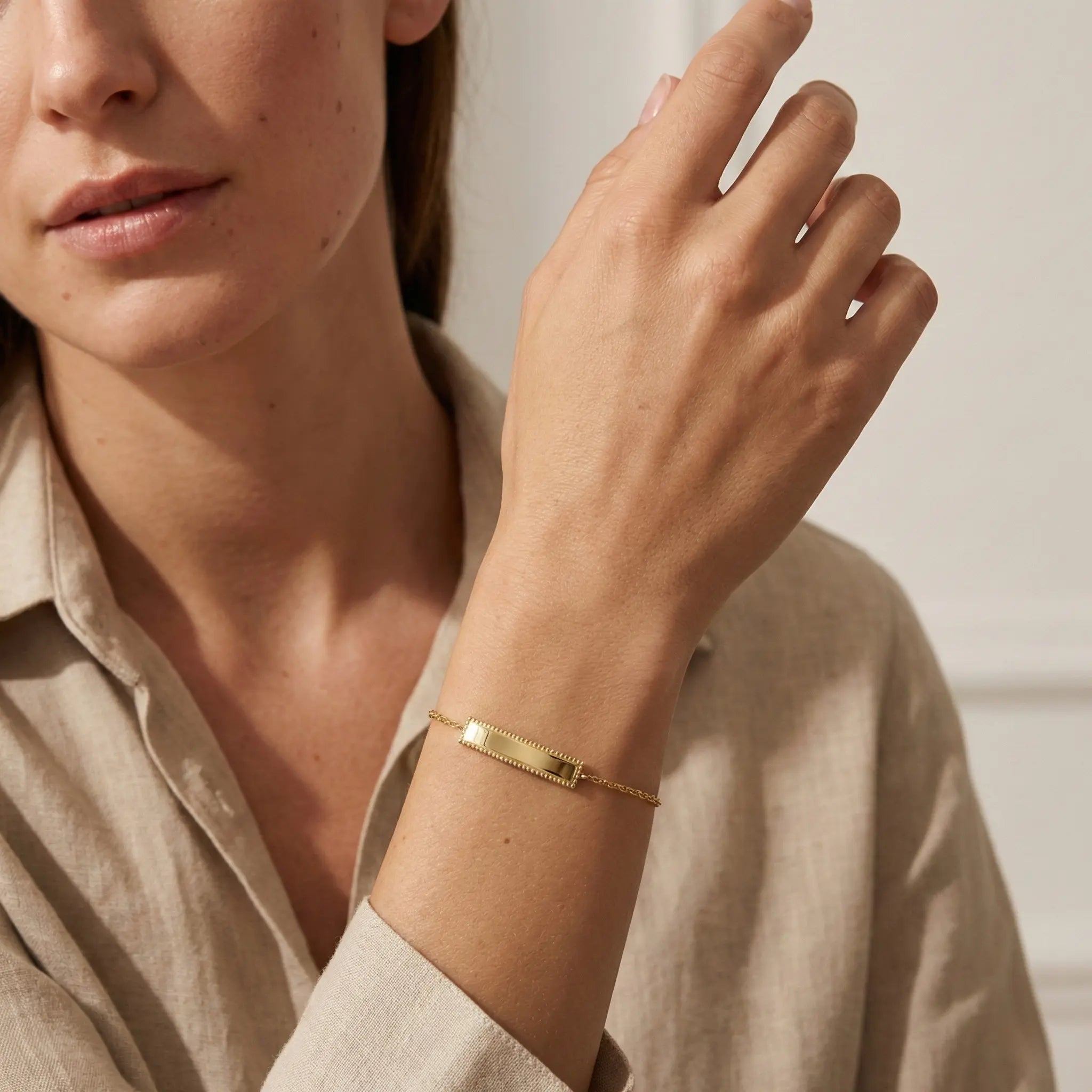 BarLuxe – 375 Echtgold Armband mit Gravurplatte - Suzan GoldArmbänder