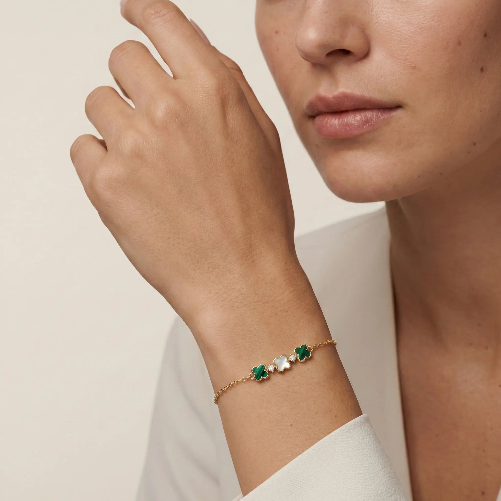 TréviaGlow – 375 Echtgold Armband mit Kleeblatt Trio - Suzan GoldArmbänder