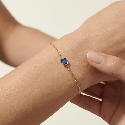 Aurielle Spark – 375 Echtgold Armband mit rechteckigem Zirkonia Anhänger - Suzan GoldArmbänder