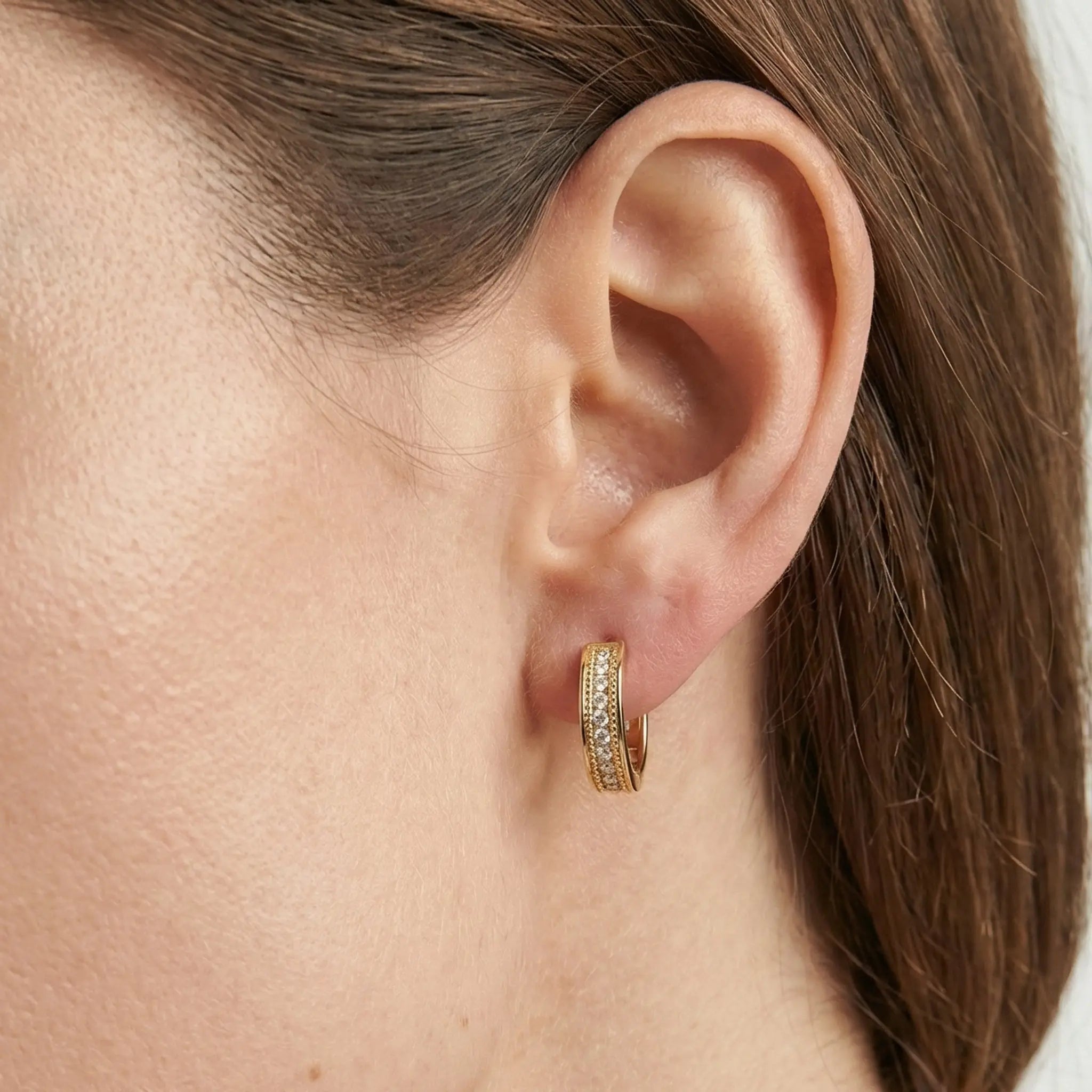 Aurélion Pavé – 375 Echtgold Creolen mit Zirkonia Pavé - Suzan GoldOhrringe