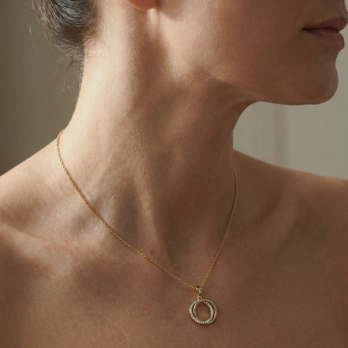 Ciréline Halo – 375 Echtgold Halskette mit offenem Kreis & Zirkonia - Suzan GoldHalskette