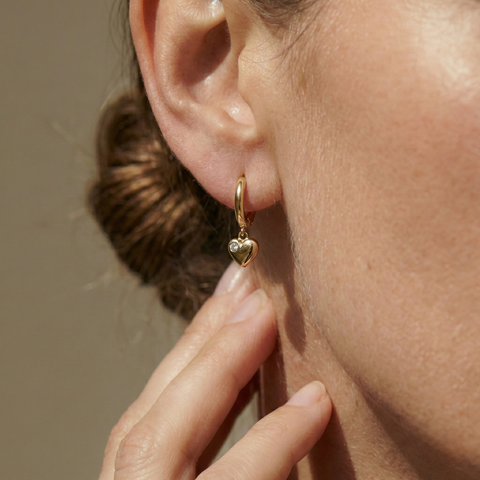 Amoréa Drop – 375 Echtgold Creolen mit Herz-Anhänger und Zirkonia