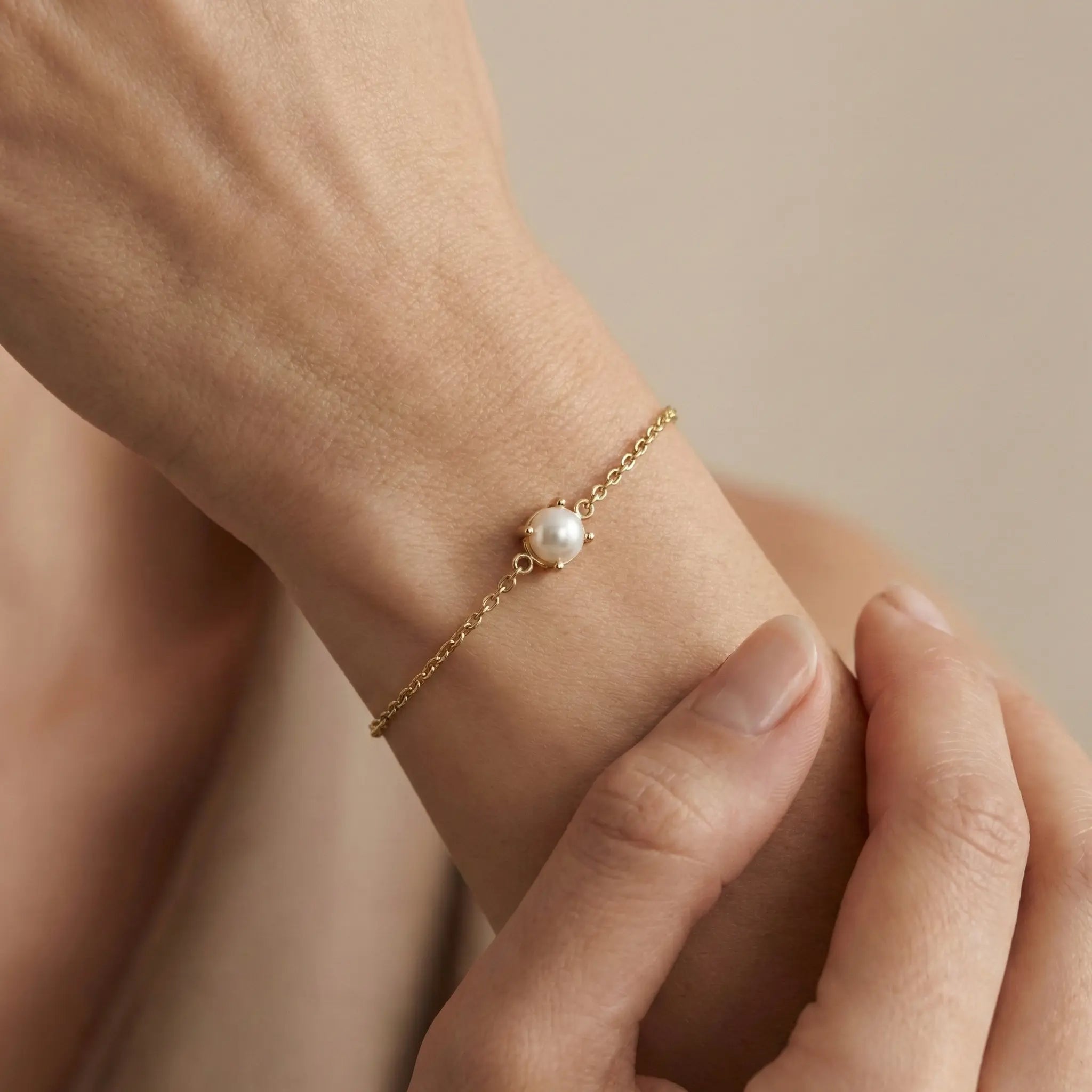 PearlLune Grace – 375 Echtgold Armband mit Süßwasserperle - Suzan GoldArmbänder