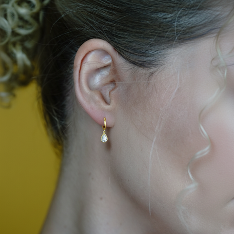 Rainlight – Elegante Creolen mit Tropfenanhänger aus 925er Silber