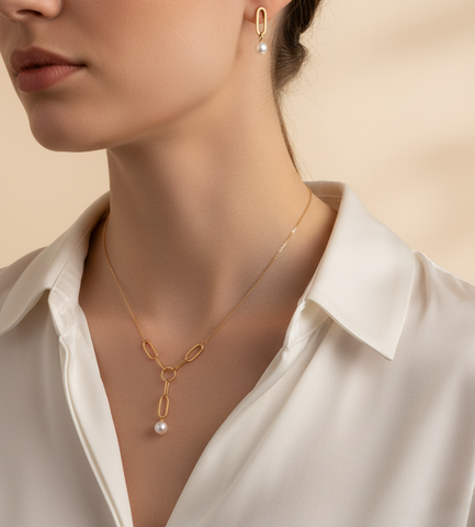 Pearl Whisper Elegance – Echtgold Kette & Ohrringe mit Süßwasserperlen