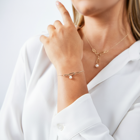 Pearl Whisper Duo – Echtgold Kette & Armband mit Süßwasserperlen