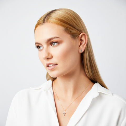 God’s Favorite – Echtgold Kreuzkette mit Zirkonia & passenden Ohrsteckern