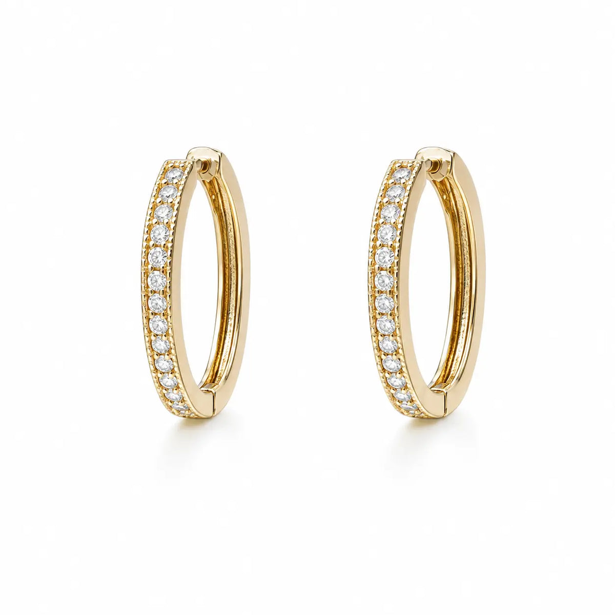 Oval Sparkle Hoop – Große Creolen mit Zirkonia-Pavé aus 585 Gold Suzan Gold