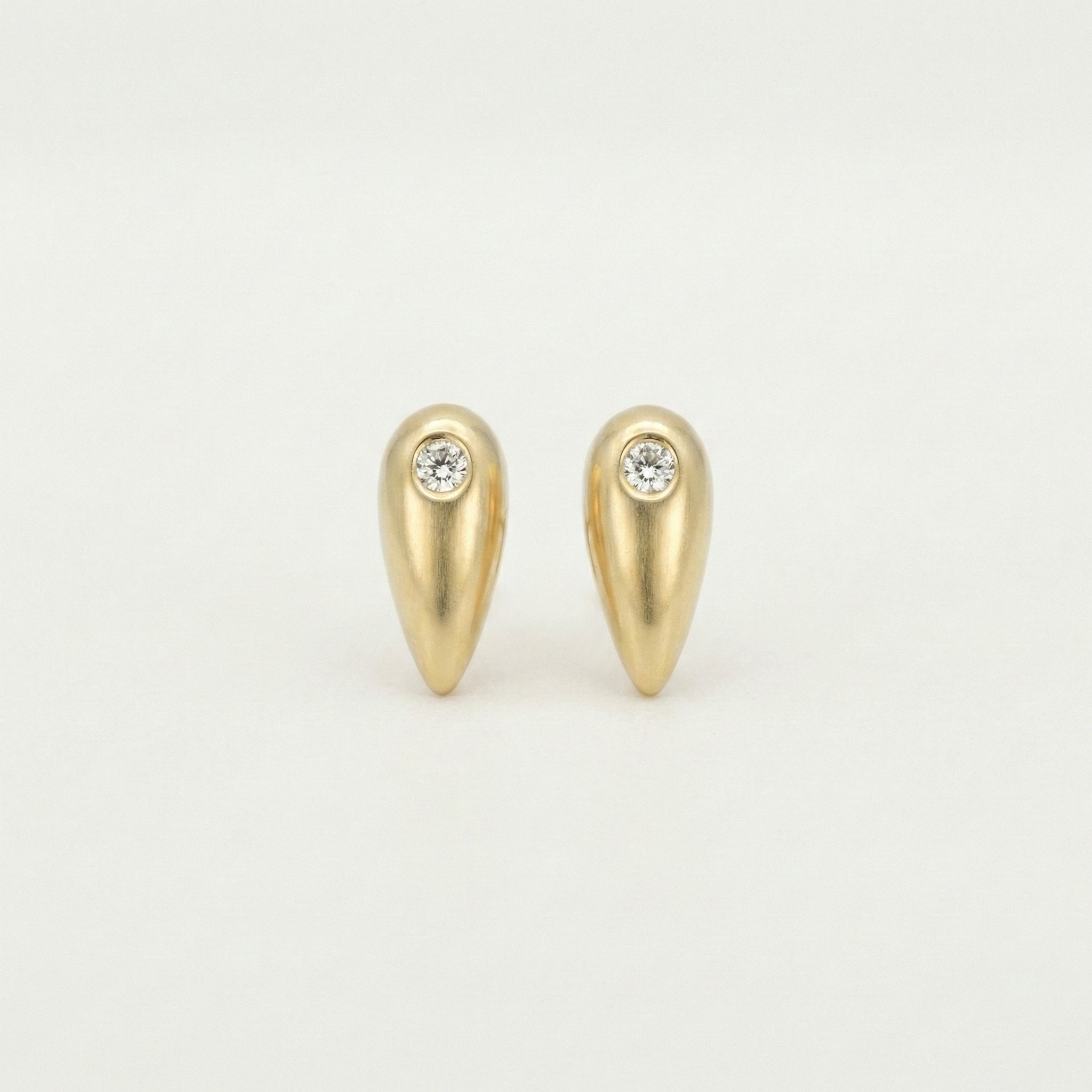 Teardrop Glow – 375 Echtgold Ohrstecker mit Zirkonia