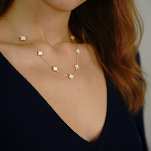 AuroraLuck – Vergoldete 925 Silberkette mit Perlmutt-Kleeblatt & Gliederelementen