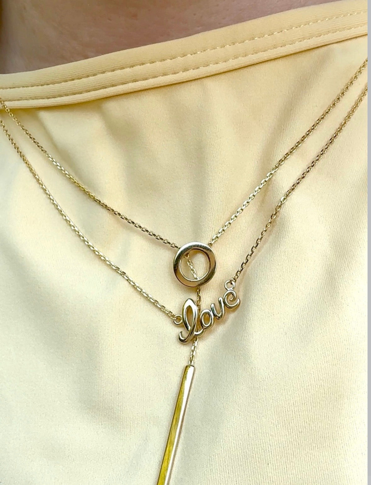 Lovelle Script Kette 375 Echtgold – Love Schriftzug Halskette Minimalistisch