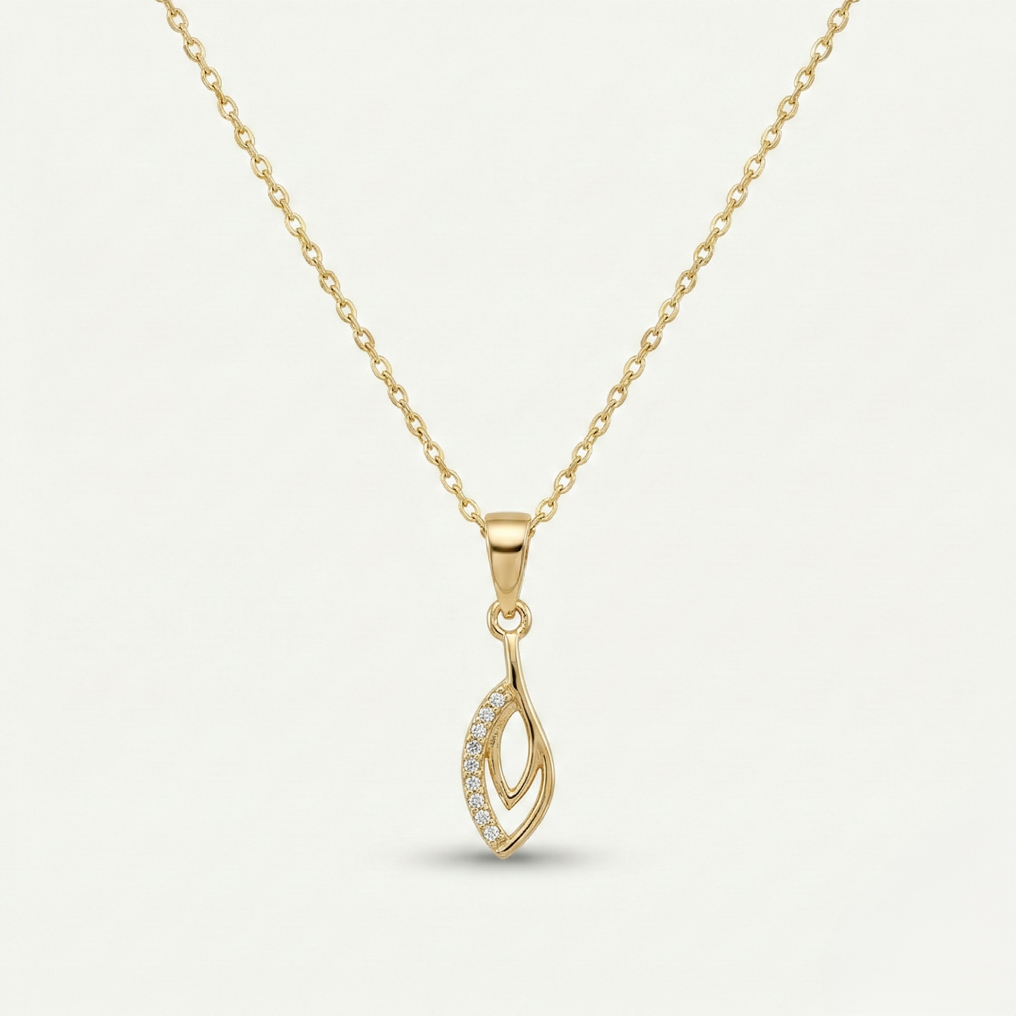 Auréleaf Grace – 375 Echtgold Halskette mit Blattanhänger und Zirkonia