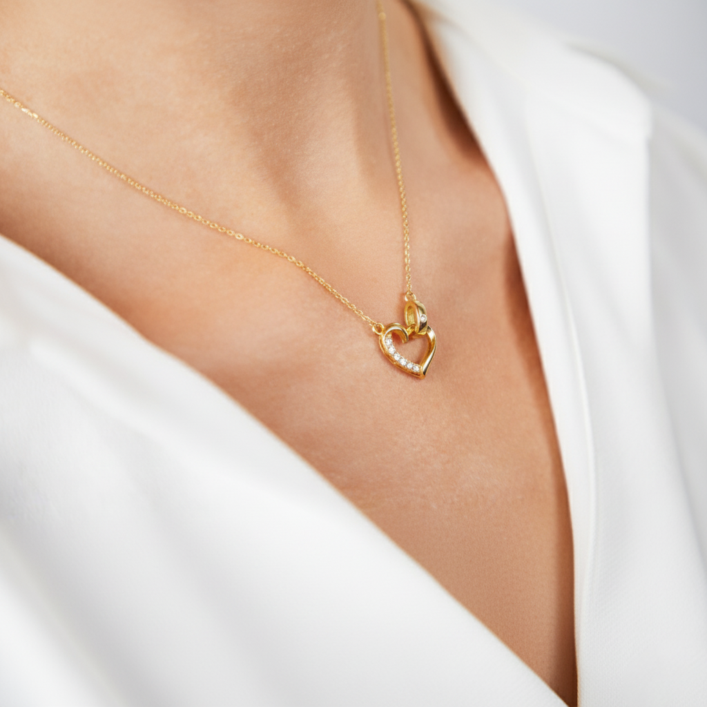 Heartlace – Zarte Herz-Halskette aus 925er Silber mit Zirkonia